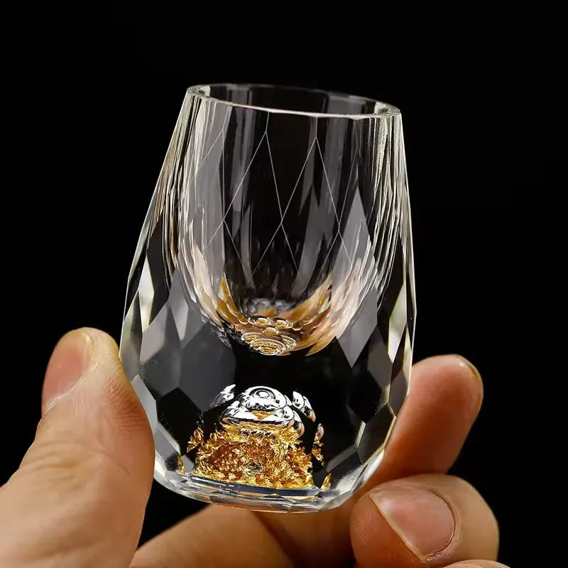 Kin – Japanisches Sakeglas mit Goldverzierung